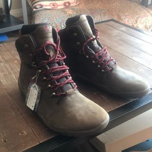 Size 11 Men’s Vivo Barefoot Dark Brown Boots